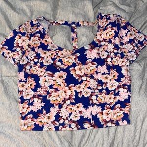 Shirt sleeve floral crop top